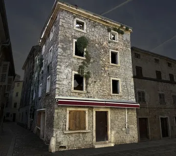 POREČ, STARA JEZGRA - STARINA S PROJEKTOM ZA HOTEL! - cover