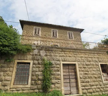Autohtona starina sa predivnim pogledom na Grožnjan