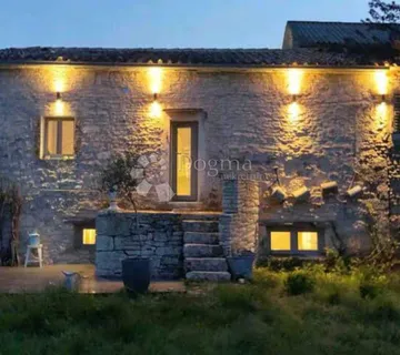 Kamena kuća s karakterom - Svetvinčenat