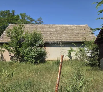 Vikendica u prirodi s 4.789 m² zemljišta - Dalj, Erdut
