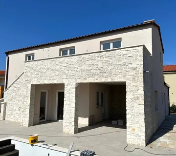 Krk – Sveti Anton, nova kuća s bazenom i 4 spavaće sobe - Sveti Anton, Malinska-Dubašnica