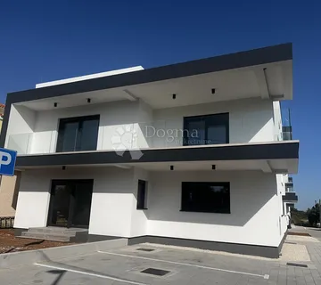 PRIVLAKA CENTAR PRODAJE SE APARTMAN A3 98,10 m2
