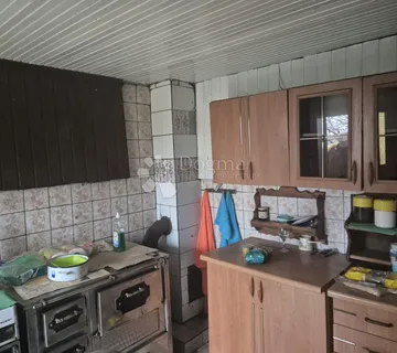 Kuća za adaptaciju u mirnom prirodnom okruženju s prekrasnim pogledom – odlična prilika! - Putkovec, Đurmanec