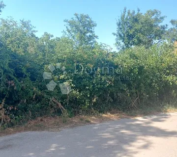 Zemljište s potencijalom u Ceriću – 1868 m² - Cerić, Nuštar