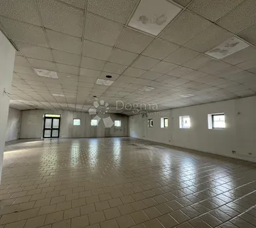 Prodaja - Gornji Kat Hale S Podnim Grijanjem - Zagreb