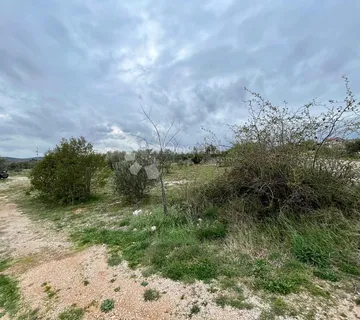 Građevinsko zemljište 9.490 m² s maslinikom u Rašteviću - cover