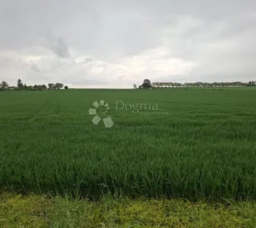 Zemljište s potencijalom u mirnom okruženju! - cover