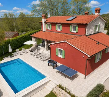 Prekrasna Vila sa bazenom u okolici Labina