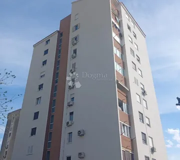 Stan u tijeku renovacije, Dugi Rat