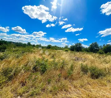 POLAČA; BIOGRAD n/m, Atraktivno građevinsko zemljište 818 m2