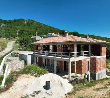 Kuća u izgradnji s pogledom na more - cover