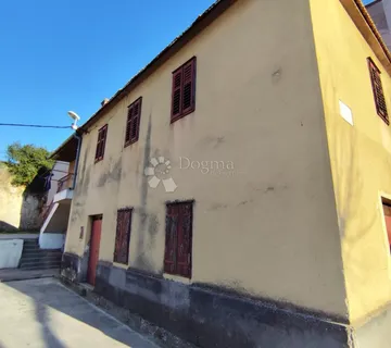 Prvi red do mora, centar mjesta - Zaton, Šibenik