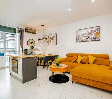 Opatija, stan 43 m2, 1s+db sa 2 balkona