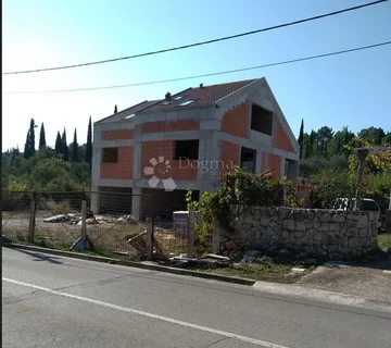 Prostrana jedinica duplexa u roh-bau fazi u Komajima - Komaji, Konavle