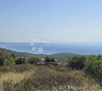 Poljoprivredno zemljište s pogledom na more - Milna