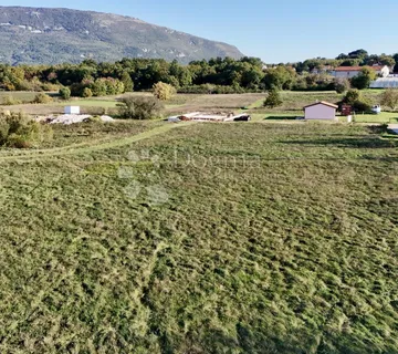 INVESTICIJSKA PRILIKA! Građevinsko zemljište 6km od mora! - Kršan