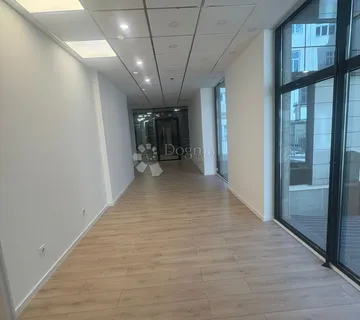 Poslovni prostor centar Zagreba, potpuno renoviran! - cover