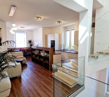 Stan Koji Mijenja Život! Austrougarska Vila Na Prestižnoj Lokaciji - Pula