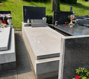 PRODAJA, Grobno mjesto, Mirogoj, na traženoj lokaciji! - Zagreb