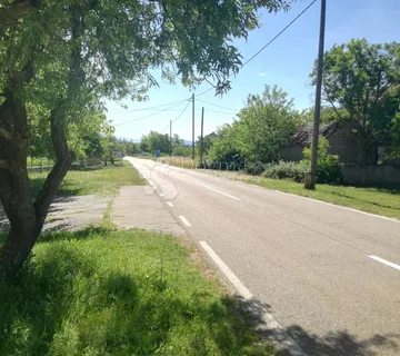 Prekrasna građevna parcela nadomak Roškog slapa, 6.691 m² - Rupe, Skradin