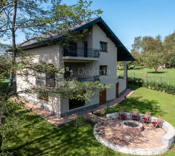 Izvrsna kuća u Drežnik Gradu - Drežnik Grad, Rakovica