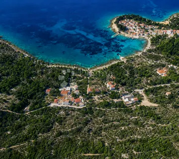VIS, Brgujac - poljoprivredno zemljište I 373m2