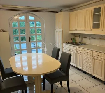 Brestje, katnica, 350 m2, garaža - Sesvete, Zagreb