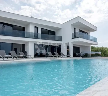 Ekskluzivna vila sa trajnim pogledom na more - Crikvenica