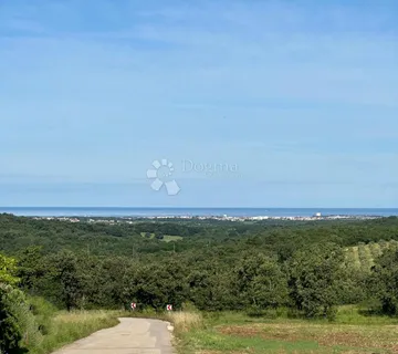 Buje, atraktivno građevinsko zemljište s gotovim projektom