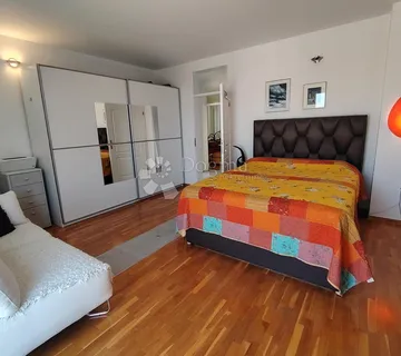 PENTHOUSE SA PANORAMSKIM POGLEDOM - cover
