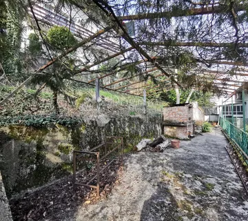 Izvrsna investicijska prilika – kuća za adaptaciju u Šestinama, 375 m² - cover