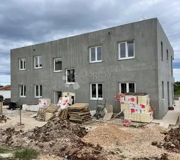 Umag, predivan apartman s okućnicom - Murine, Umag