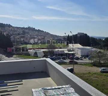 ŠIBENIK, Luksuzni dvoetažni stan u novogradnji S4, 166 m2