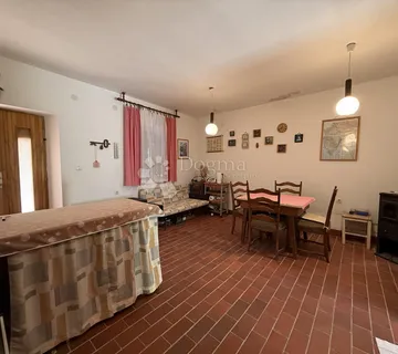 Ekskluzivna Prodaja – Kuća U Samom Centru Medulina