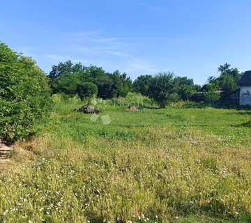 Zemljište 1.309 m² u Branjinom Vrhu – idealno za kuću ili poljoprivredni objekt! - Branjin Vrh, Beli Manastir