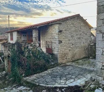 TRADICIONALNA ISTARSKA KUĆA U SRCU ISTRE - cover