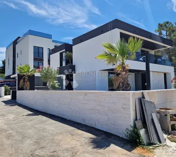 Apartman 50 m od plaže - cover