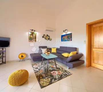 Apartman sa panoramskim pogledom na  more - cover