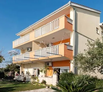 Jedinstvena Prilika – Prostrani Četverosobni Stan S Četiri Balkona Na Litici Iznad Mora – Stobreč - Stobreč, Split