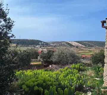 Kolan, Pag - Građevinsko zemljište sa građ. dozvolom