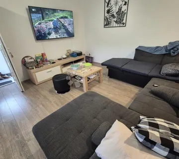 EKSKLUZIVNO! PROSTRANI APARTMAN 69 m² + 172 m² OKUĆNICE - cover