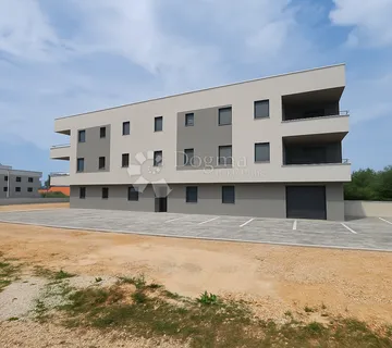 Moderna novogradnja 200 m od mora - cover