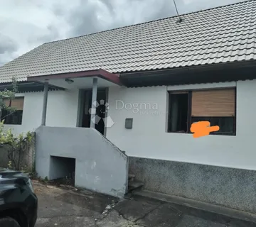 Kuća na prodaju - potencijal za uređenje i miran obiteljski život - Donje Prilišće, Netretić