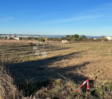 Građevinsko zemljište blizu mora, infrastruktura - Vrsi