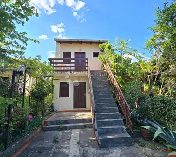 Apartman sa okućnicom-Baška