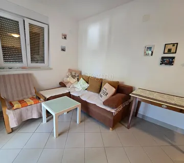 Dodir mora i tišine – šarmantni apartman u srcu Tkona - cover
