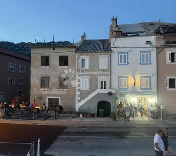 Poslovno Stambena Nekretnina Na Obali Mora !!! - Karlobag