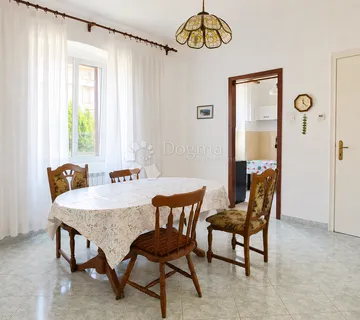 Prostran studentski stan za najam – 95 m², Podmurvice - Rijeka