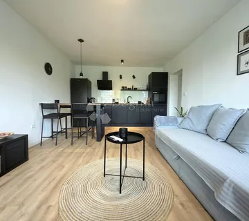 PRODAJA, Stan, Karlovac, NKP 51 m2, Kompletno novouređen, Novi centar - cover