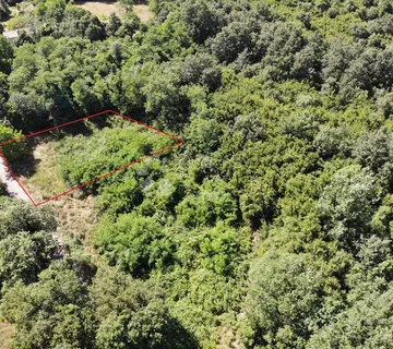 Građevinsko zemljište na odličnoj lokaciji s dozvolom, Poreč